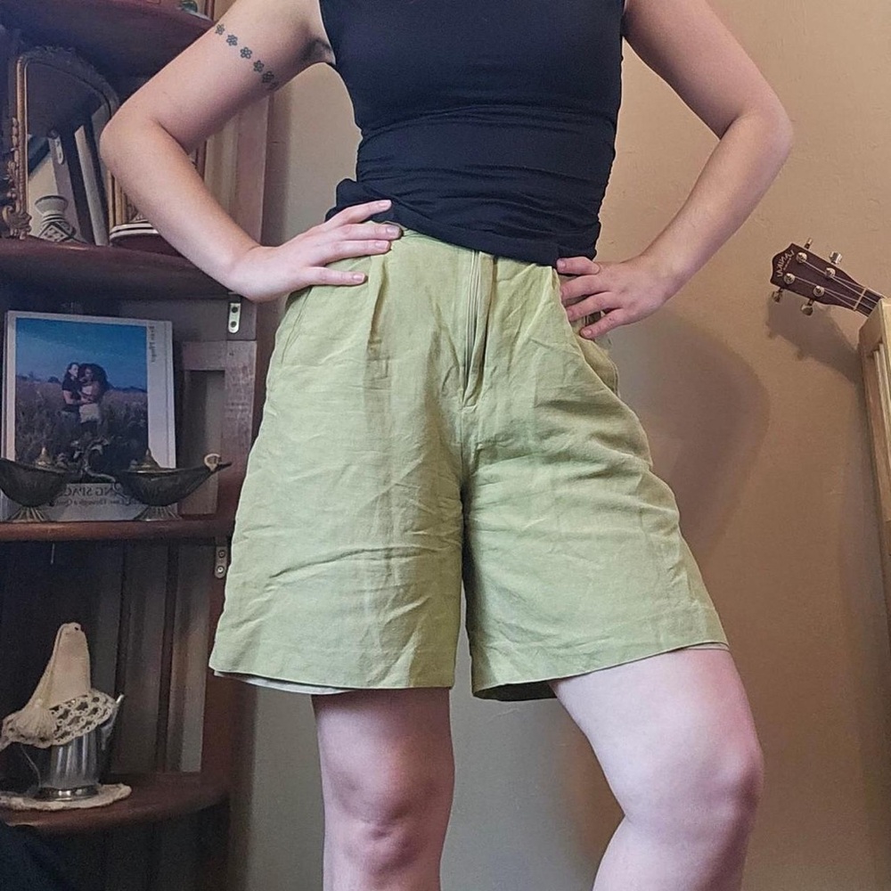 Ann Taylor Olive Green Pleated High-Rise Shorts